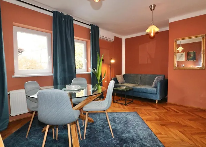 Studio City Apartment *